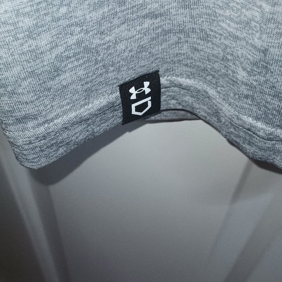 Under Armour Baseball Long Sleeve Men Size XL - Picture 5 of 6